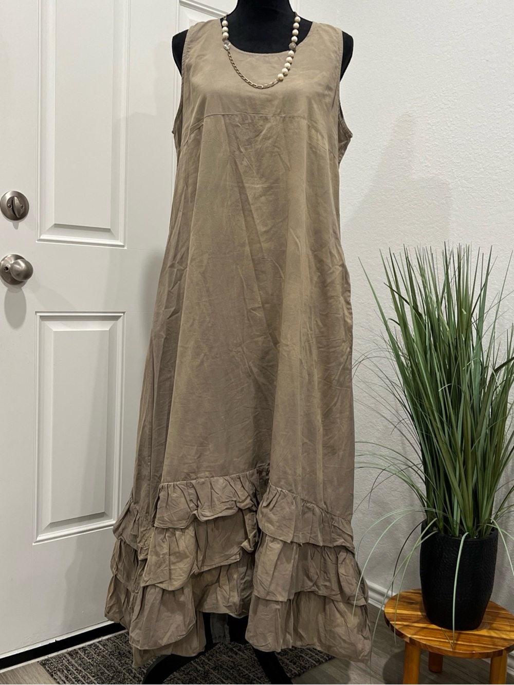 NWOT Sleeveless Ruffled Hem Maxi Dress in Taupe Brown